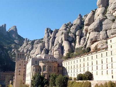 Premium Montserrat & Gaudí Tour